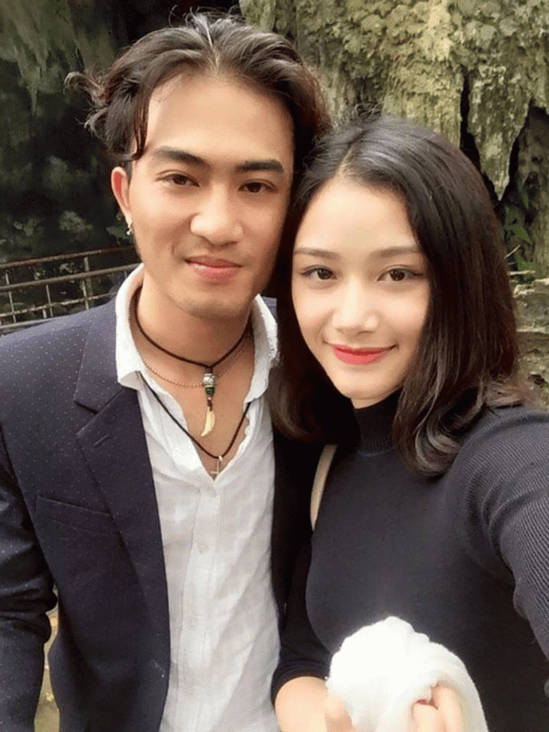 Hình ảnh Doãn Quốc Đam bên người vợ xinh đẹp.