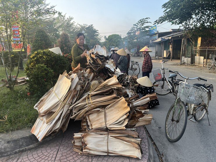 Giữa lòng Quảng Ngãi có khu chợ chỉ bán thứ tưởng là amp;#34;rácamp;#34;, nay được xuất khẩu ra nước ngoài - 4