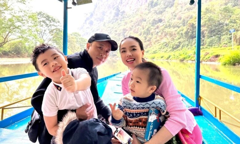 Đến phim trường, Landon không giấu nổi sự thích thú trước những gian nhà lá, những chiếc lưới đánh cá được giăng ra giữa sân phơi