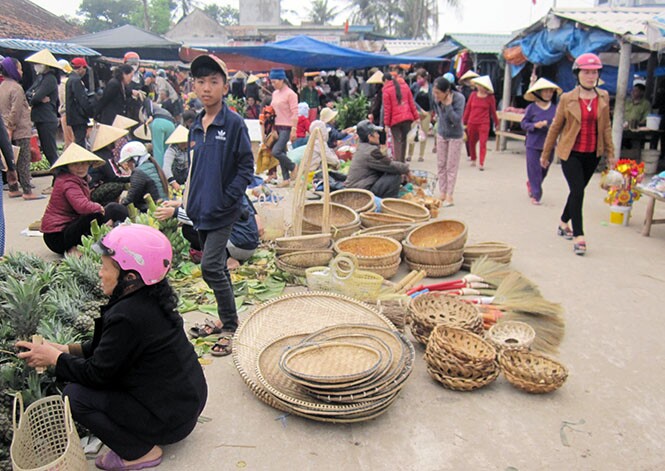 Chợ quê hiếm hoi còn sót lại giữa lòng Quảng Bình: Chân chất, mộc mạc khiến ai đi xa cũng nhớ về - 4