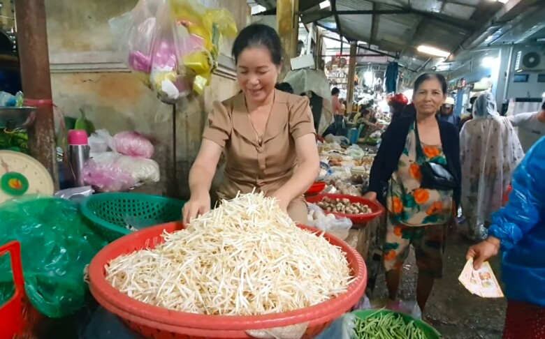 Ngôi chợ gắn liền với địa danh nổi tiếng bậc nhất xứ Huế, nay là amp;#34;thiên đườngamp;#34; ẩm thực siêu hấp dẫn du khách - 5