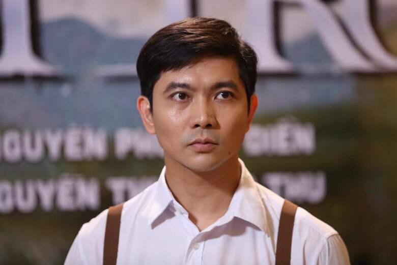 Tạo hình của Phúc dù chưa chính thức công bố hình ảnh nhưng được cho là lôi thôi, thiếu chỉn chu trong trang phục, kiểu tóc.