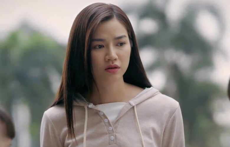 Anh Đào thủ vai Oanh – một bà mẹ đơn thân cứng rắn, quyết đoán và không ngại va chạm để bảo vệ con và chính mình.