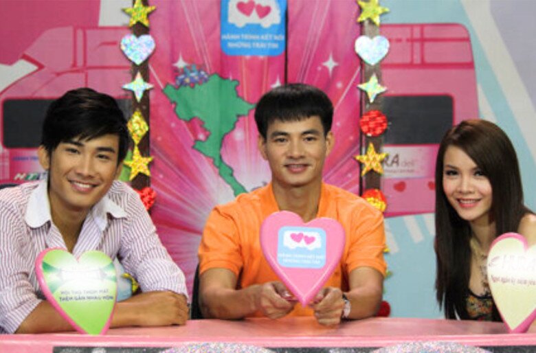 Hành Trình Kết Nối Những Trái Tim là chương trình thực tế ghép đôi có sự tham gia chỉ đạo của đạo diễn Trịnh Lê Phong.