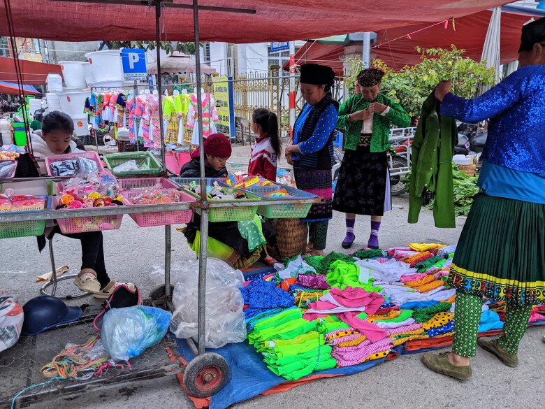 Về Hà Giang đi chợ phiên lớn nhất vùng, lúc nào cũng sầm uất đông vui vì là niềm tự hào của người vùng cao - 3