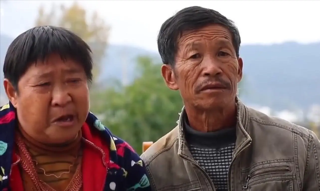 Người dân địa phương sau khi biết chuyện đã chung tay giúp đỡ vợ chồng cô Shi.