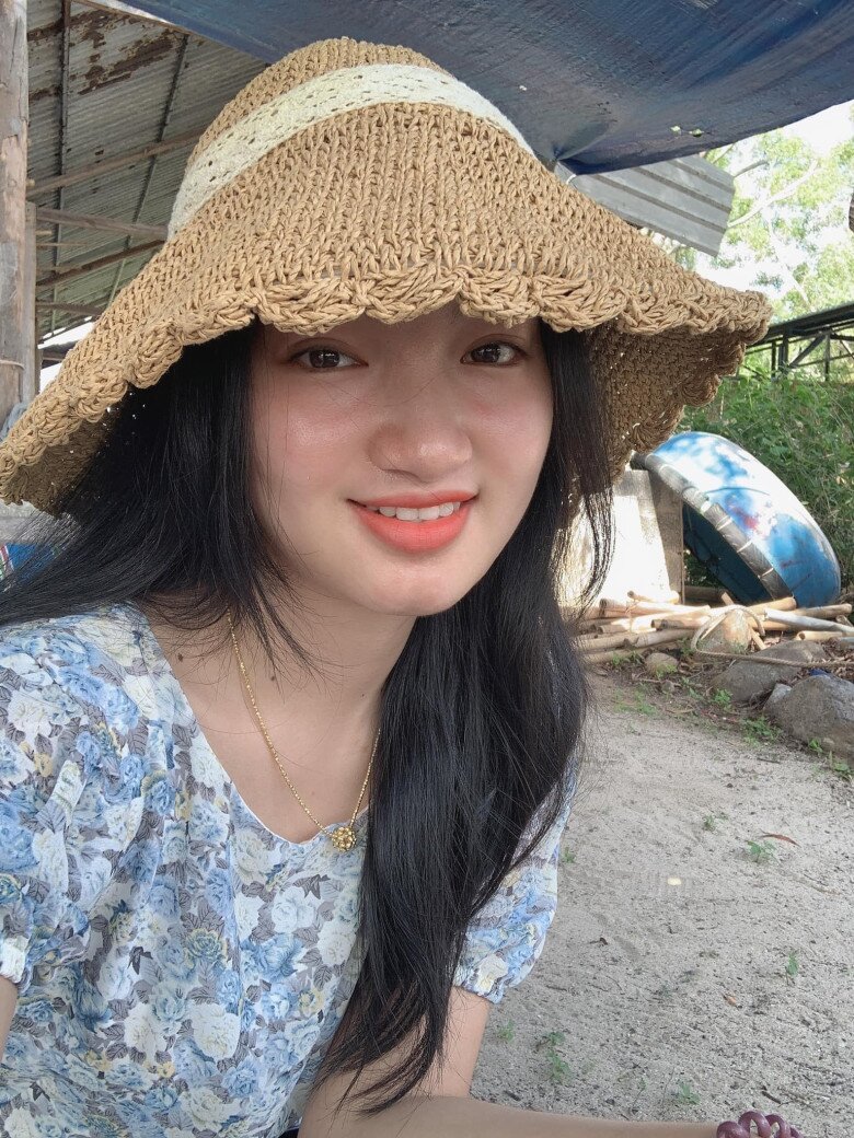 Nhan sắc đời thường đằm thắm của Ngọc Thưởng.