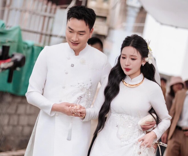 Vợ chồng diễn viên Trọng Lân đón tin vui sau 4 tháng cưới.