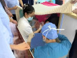 Sinh con giữa cửa hàng điện thoại: Cả tiệm hoá "phòng sinh mini", nhân viên bán máy bỗng thành bác sĩ đỡ đẻ