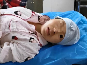 Bà bầu 26 tuổi quỳ lạy 2 lần để được sinh mổ nhưng bị gia đình từ chối, cái kết cả mẹ và con đều không qua khỏi