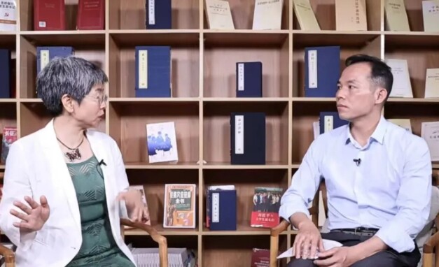 Mẹ là Giáo sư Đại học ủng hộ con trai 14 tuổi bỏ học, 10 năm sau đứa trẻ thành tài vượt cả mong đợi - 2