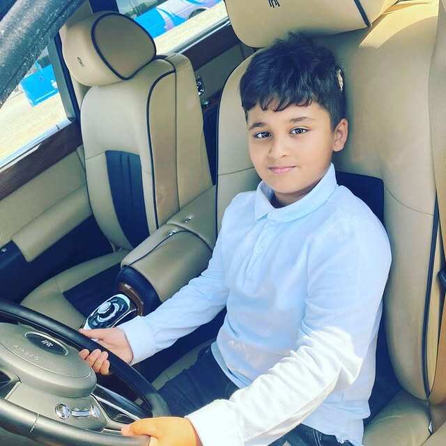 Bé gái 1 tuổi sở hữu Rolls-Royce 18 tỷ gây tranh cãi, danh tính người tặng rất quen thuộc - 11