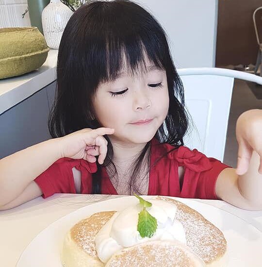 Bé gái nổi bật trong bức ảnh tập thể lớp vì diện mạo xinh đẹp, đáng nói nhất là khí chất Hoa hậu tương lai - 5