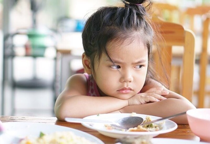Khi trẻ đói, dạ dày cần được nạp thêm năng lượng để đảm bảo sức khỏe. Tuy nhiên lúc này cũng là lúc dạ dày cơ thể rất nhạy cảm.