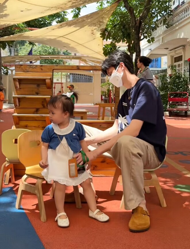 Bố Hải Dương chi 120 triệu mua đồ hiệu cho con nhập năm học mới, bé gái đeo túi LV nổi nhất trường - 6
