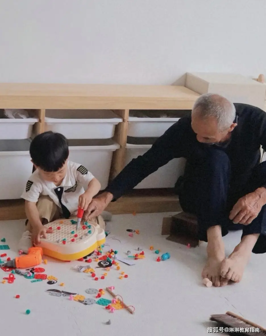 Cháu mang họ mẹ, ông nội đem 25 tỷ đồng cho người khác và nói với con trai 1 câu gây tranh cãi - 3