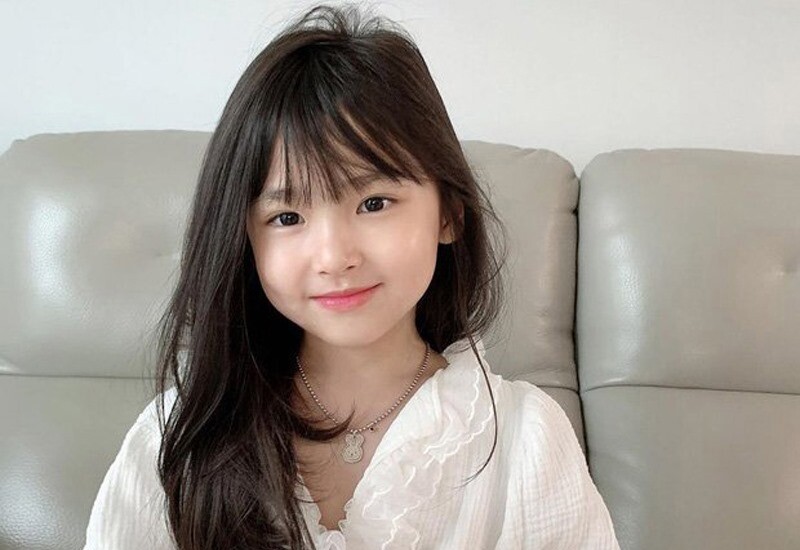 Nhan sắc xinh đẹp từ bé là điểm nổi bật giúp không ít cô bé nhận được cảm tình từ mọi người. Thậm chí "đổi đời" chỉ sau một khoảnh khắc. 