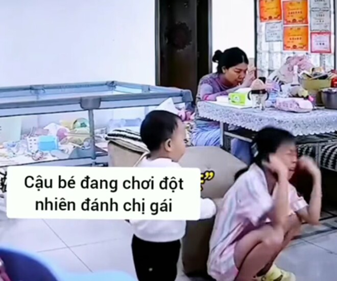 Hai chị em đánh nhau, mẹ phản ứng amp;#34;khác biệtamp;#34; nhưng được khen thông minh, nhiều người vội vào học hỏi - 1