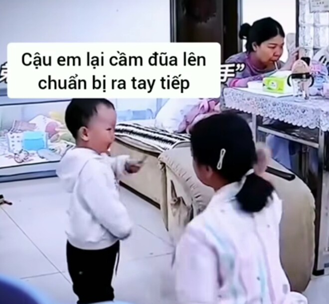 Hai chị em đánh nhau, mẹ phản ứng amp;#34;khác biệtamp;#34; nhưng được khen thông minh, nhiều người vội vào học hỏi - 3