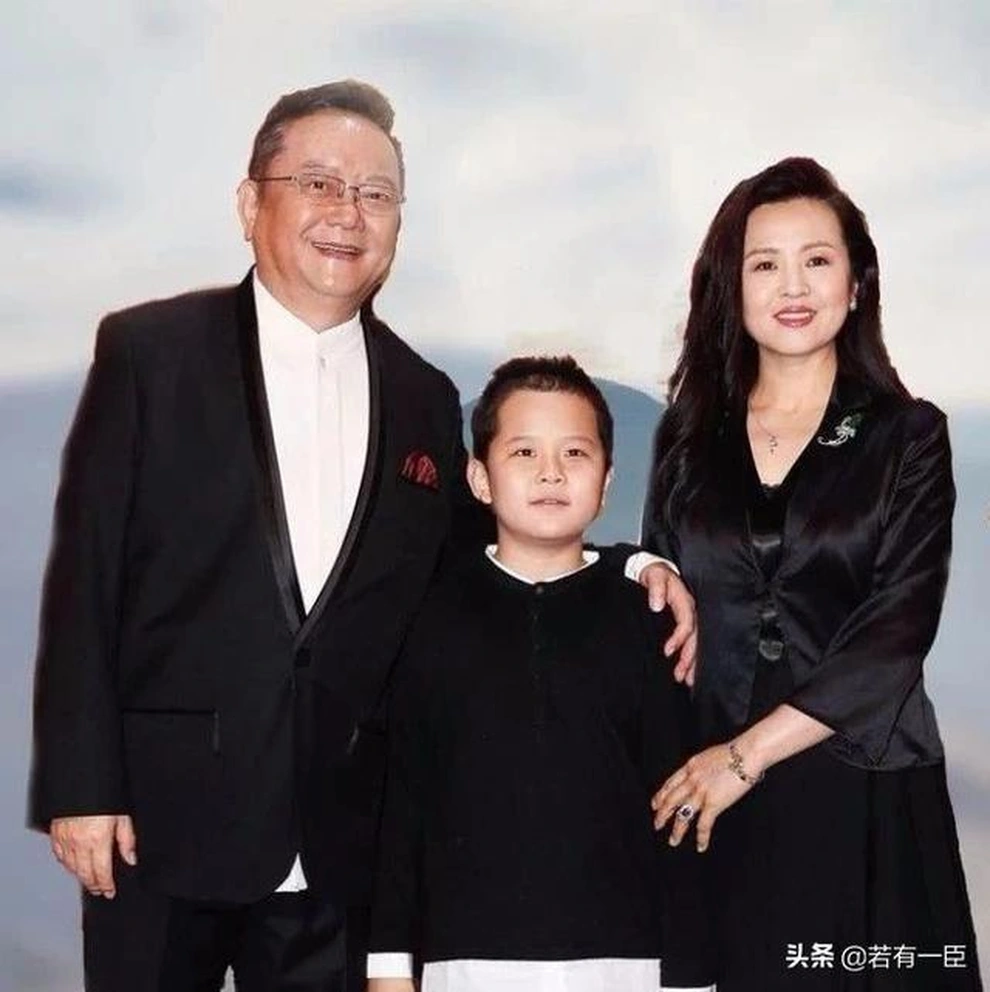 Làm bố sau mối tình amp;#34;chú - cháuamp;#34; với vợ kém 20 tuổi, nam DV có cuộc sống đầy tiếc nuối khi ở tuổi U80 - 4