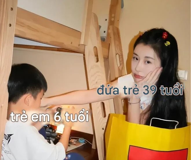 Mẹ 43 tuổi hóa nữ sinh gây chú ý ở sân bay, nói là mẹ không ai tin, cứ ngỡ bạn học của con trai - 6