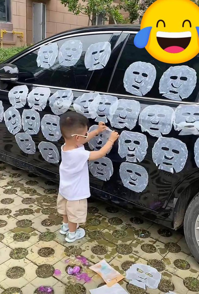 Xe bố xấu quá, con xin mẹ ít mặt nạ để dưỡng cho đẹp.