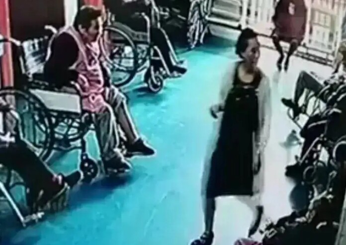 Người lạ giả làm con gái đến thăm mẹ già 88 tuổi suốt 6 tháng, thân phận thực sự khiến gia đình bất ngờ - 2