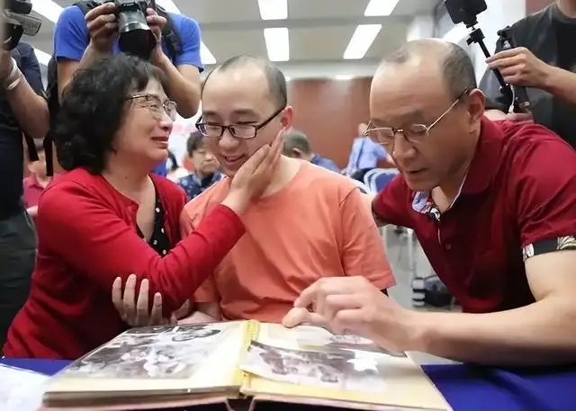 Người mẹ bán hết tài sản tìm con mất tích 32 năm, khi gặp lại con trai nói một câu khiến bà nghẹn ngào - 7