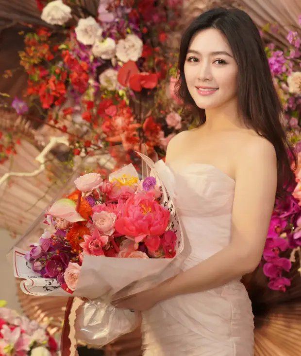 Cô từng dành nhiều thời gian, khi mà sự nghiệp đang ở đỉnh cao, để ở nhà chăm sóc con gái.