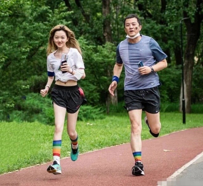 Bố mẹ cho đi du học Thụy Sĩ 2,8 tỷ đồng/năm, con gái mê hàng hiệu, học kém, ngày về nước nhìn mà sững sờ - 2