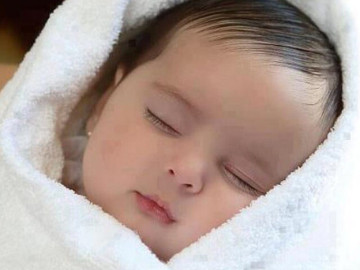 Bé sơ sinh chào đời da trắng hồng xinh như thiên thần, 2 năm sau mẹ nghi ngờ không phải con ruột