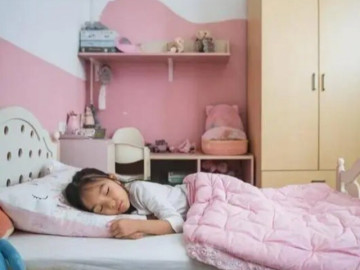 Trẻ ngủ với mẹ và ngủ một mình có sự khác biệt quá rõ rệt về sự phát triển não bộ sau 10 năm