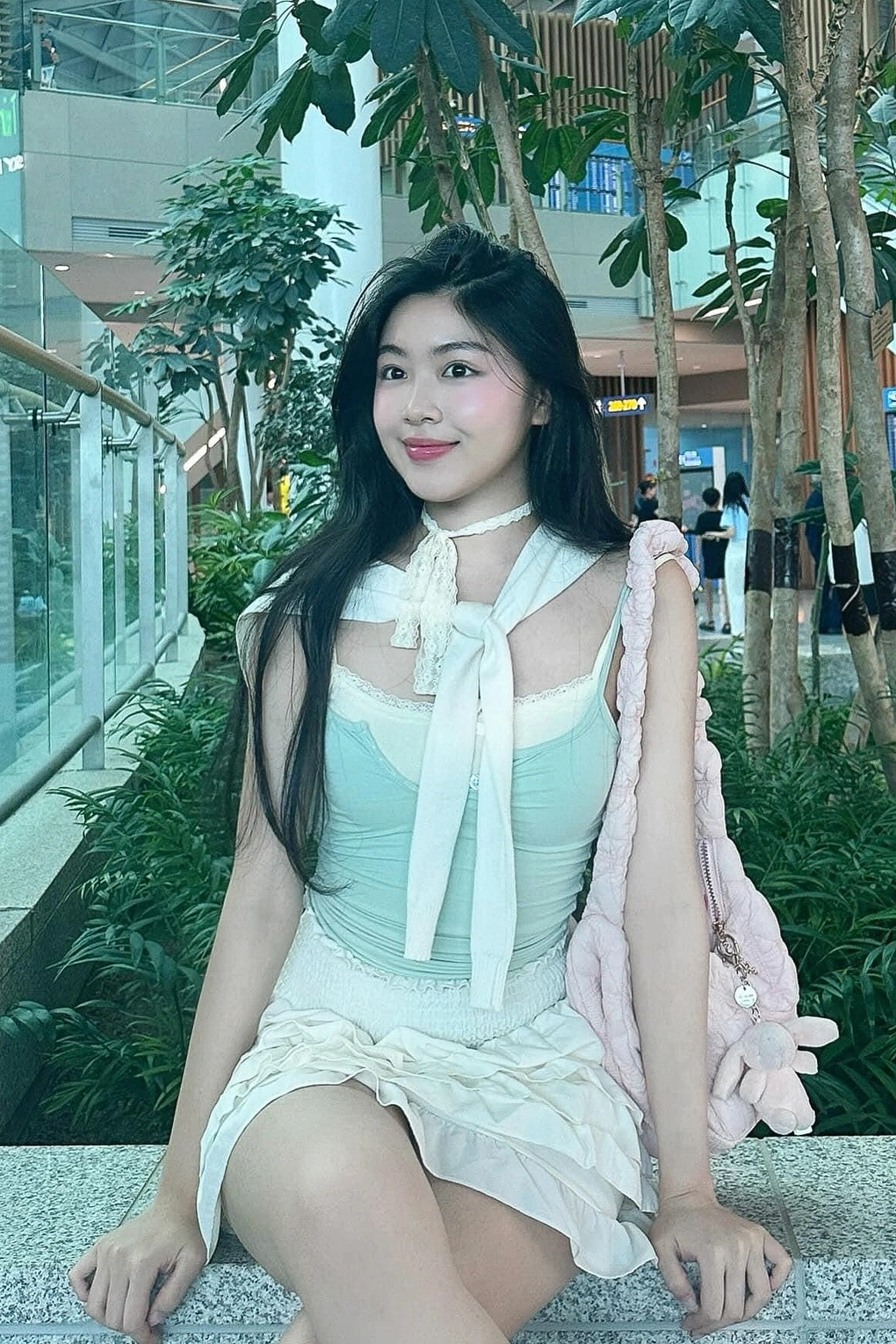 Ái Nữ 19 Tuổi Nhà Mc Quyền Linh: Amp;#34;Khuôn Trăng Đầy Đặn, Nét Ngài Nở Nangamp;#34;, Dân Mạng Gọi Luôn Là Hoa Hậu Không Cần Vương Miện - 2