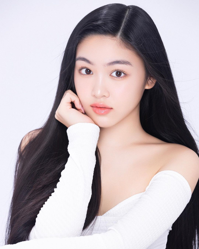 Ái Nữ 19 Tuổi Nhà Mc Quyền Linh: Amp;#34;Khuôn Trăng Đầy Đặn, Nét Ngài Nở Nangamp;#34;, Dân Mạng Gọi Luôn Là Hoa Hậu Không Cần Vương Miện - 4