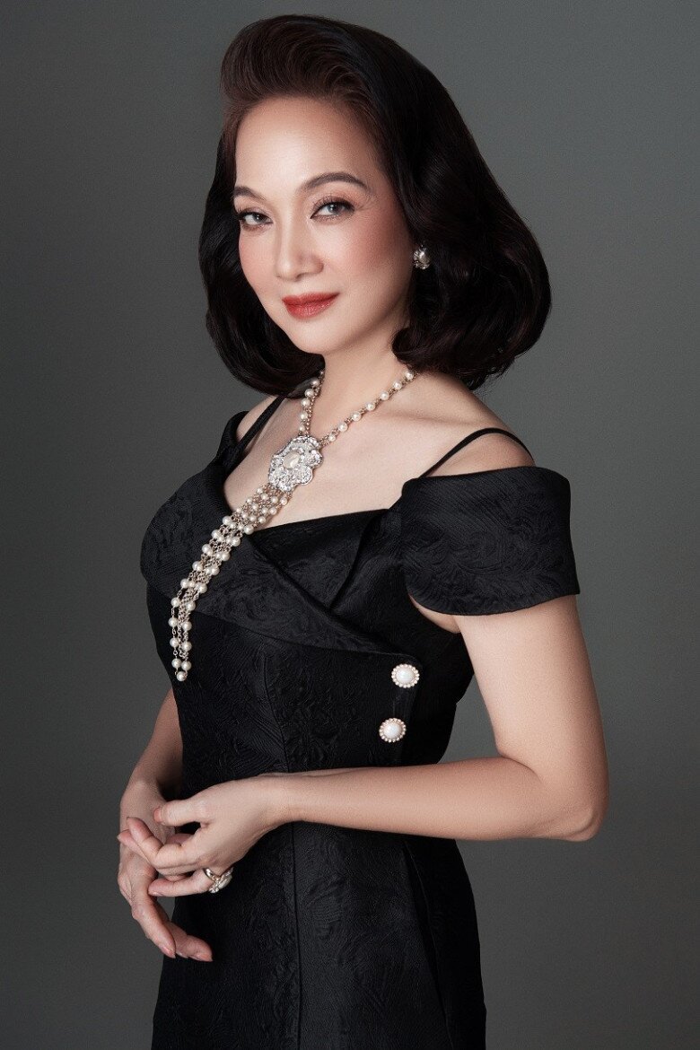 Gu thời trang của 3 biểu tượng nhan sắc amp;#34;nghiêng nước nghiêng thànhamp;#34; showbiz Việt: Ngoài 50 vẫn sang trọng, tỏa khí chất ngời ngời - 13