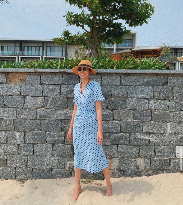Mặc đẹp đón hè chuẩn style amp;#34;phu nhân hào mônamp;#34; Hà Tăng - Mát rượi mà vẫn thanh lịch - 1