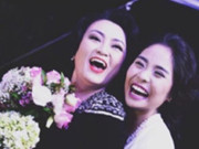 Mẹ chồng ca nương Kiều Anh U50 được khen quý phái, sinh đôi ở tuổi 47 mà vóc dáng vẫn ngời ngời