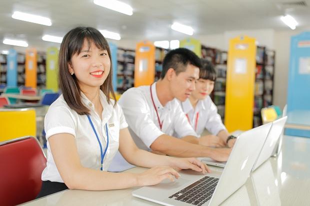Học sinh có thể lựa chọn nhóm ngành Công nghệ thông tin, Khoa học máy tính, An toàn thông tin… để theo học nếu định hướng muốn trở thành chuyên viên tuân thủ công nghệ thông tin.
