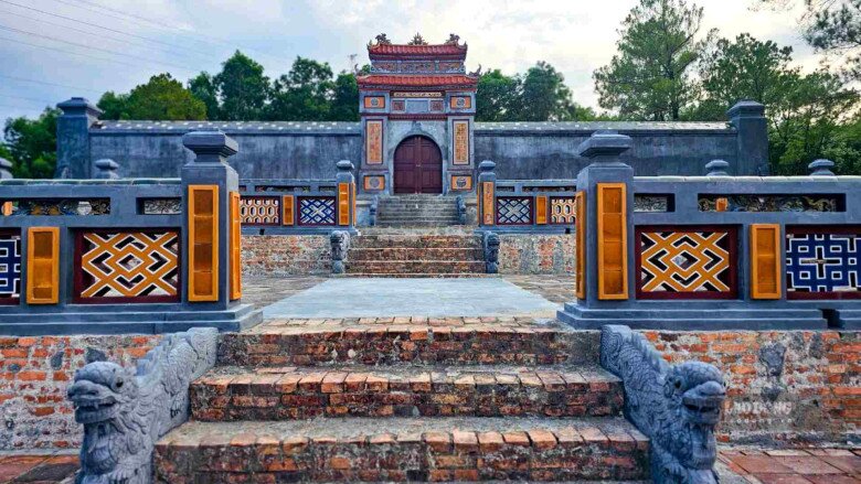 Ngôi mộ của Từ Dụ thái hậu sau khi trùng tu.