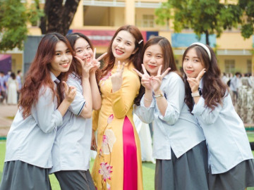 Khám phá trường THPT ở Hà Nội có tỉ lệ chọi khốc liệt, điểm chuẩn cao ngất ngưởng, thành tích chẳng kém trường chuyên