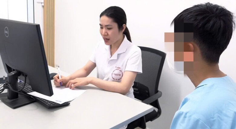 Bác sĩ Liên khuyến cáo, khi có dấu hiệu bất thường về thính lực cần đi khám sớm để điều trị trong thời gian vàng. Ảnh: BSCC.