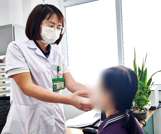 IMG SRCHTTPS: //cdn.eva.vn/upload/2-2025/images/phuongld/mat-ngo-nam-ran-ngoi-pu-nu-que-ha-nam-di-kham