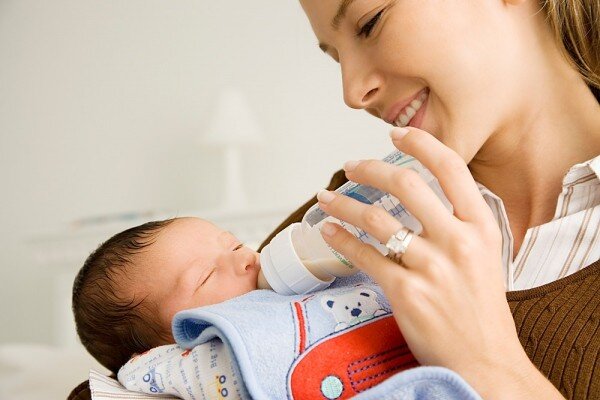 Trẻ nào cũng cần được bổ sung Lactoferrin, nhất là những trẻ có sức đề kháng kém, hệ tiêu hóa yếu hay ốm vặt. Ảnh minh họa. 