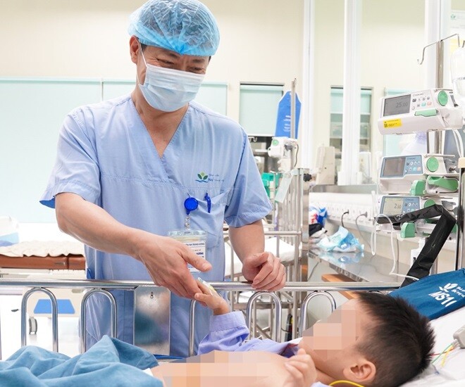 Hiện bé trai có chuyển biến tốt, dự kiến được xuất viện trong vài ngày tới. Ảnh: BVCC.
