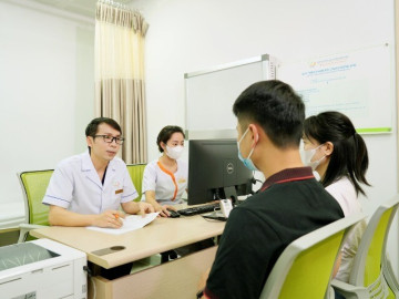 Mặc kệ lời gièm pha, người vợ ở Huế quyết lấy chàng trai bị “vô tinh” làm chồng và cái kết ngọt ngào được nhân đôi