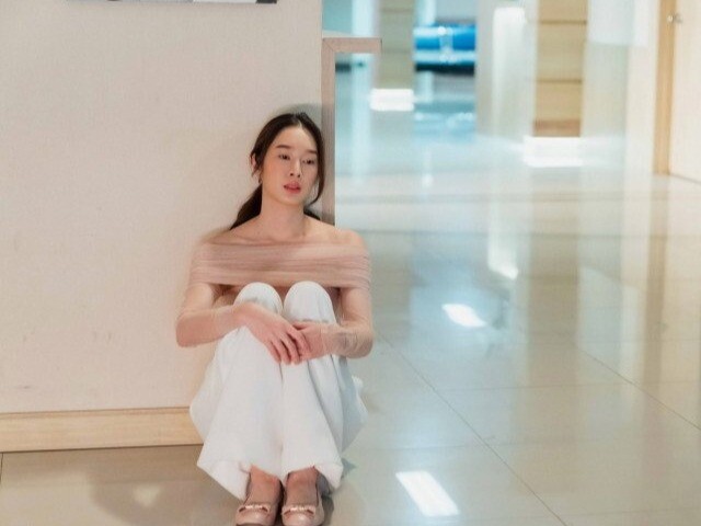 Lúc chồng tôi đang lục tìm tài sản của mẹ để lại, anh giật mình khi nghe  giọng nói từ phía sau