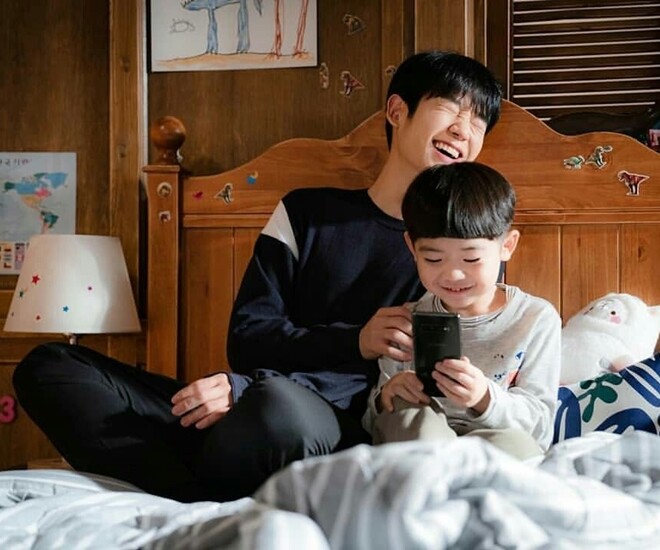 Tình cảm giữa tôi và em trai rất tốt. (Ảnh minh họa)