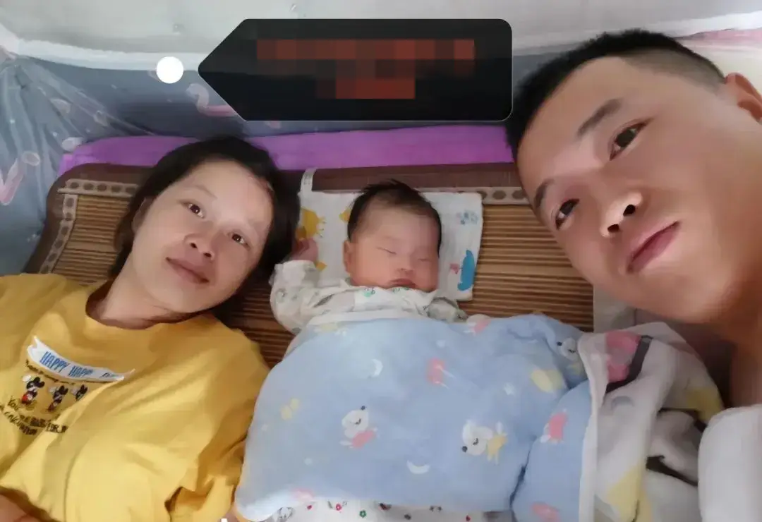 Cặp đôi chào đón con gái đầu lòng vào năm 2021.