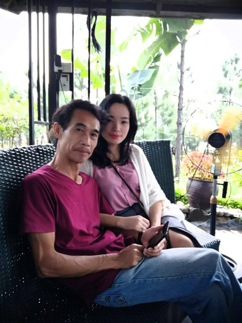 Nghệ sĩ Phú Đôn và vợ trẻ kém 25 tuổi.
