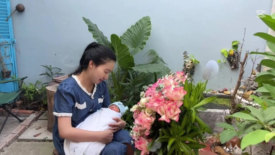 Mới đây, Tiết Cương đã lên chức bố ở tuổi 52.